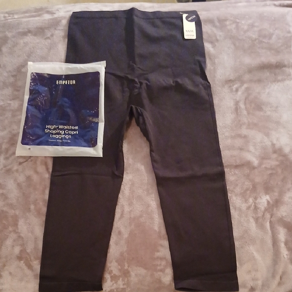 Black High-Waisted Shapewear Capri Leggings - Picture 1 of 3